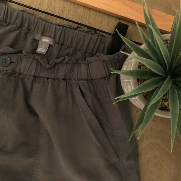 Aerie Army Green Shorts - Picture 3 of 3